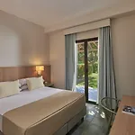 度假村 Serene 4*