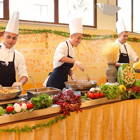 度假村 Serene 库特罗